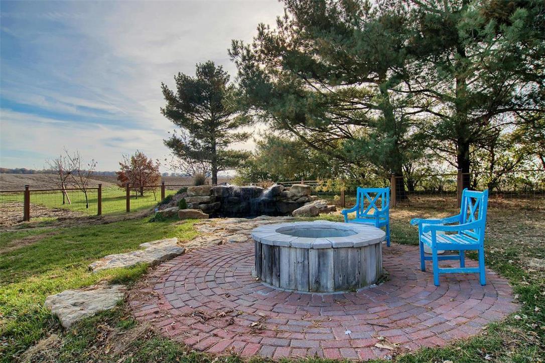 8200 Pin Oak Road Edwardsville, IL 62025 - Photo 35 of 56