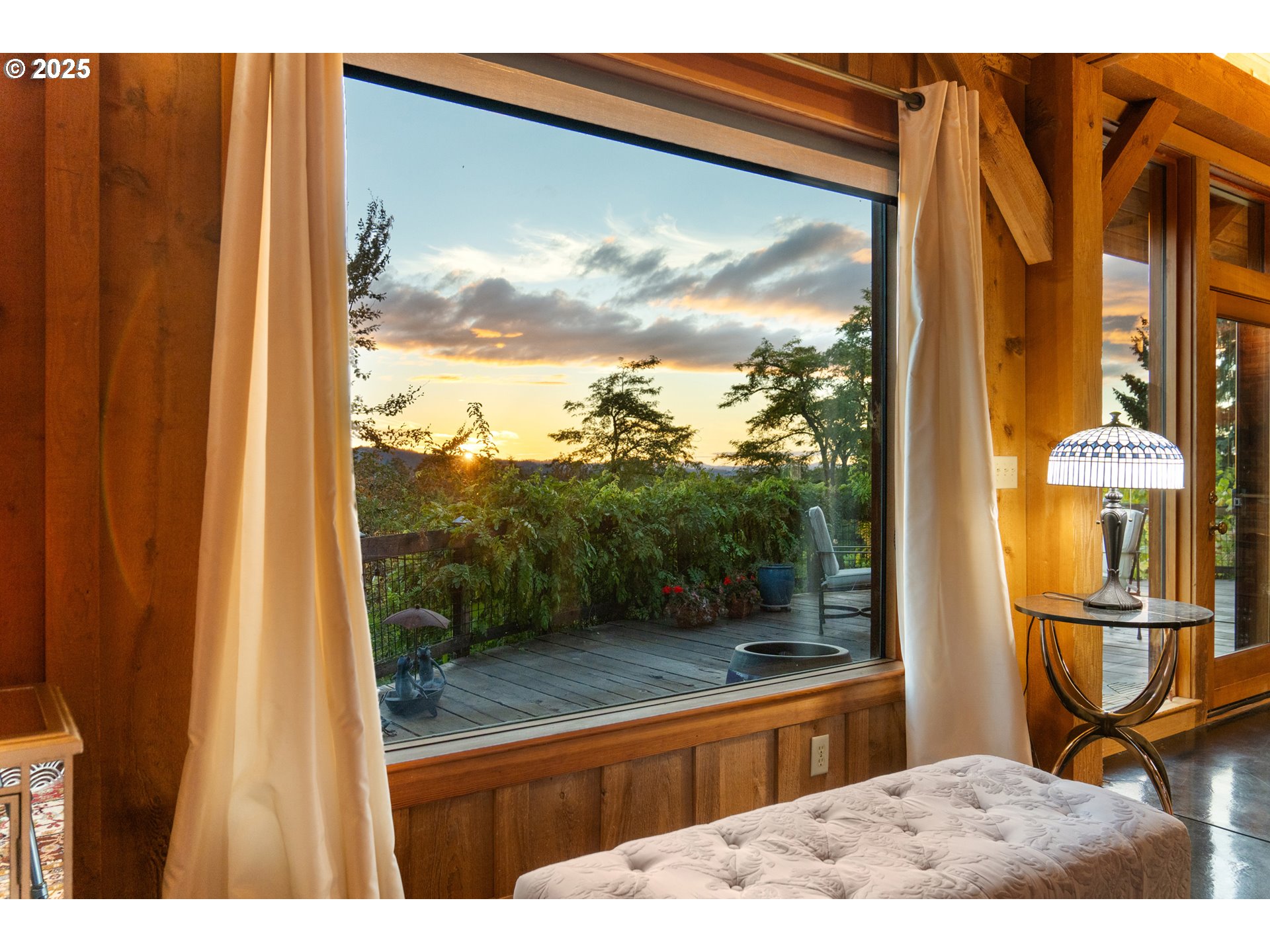 2225 Parkside Lane Eugene, OR 97403 - Photo 14 of 48 Living Room