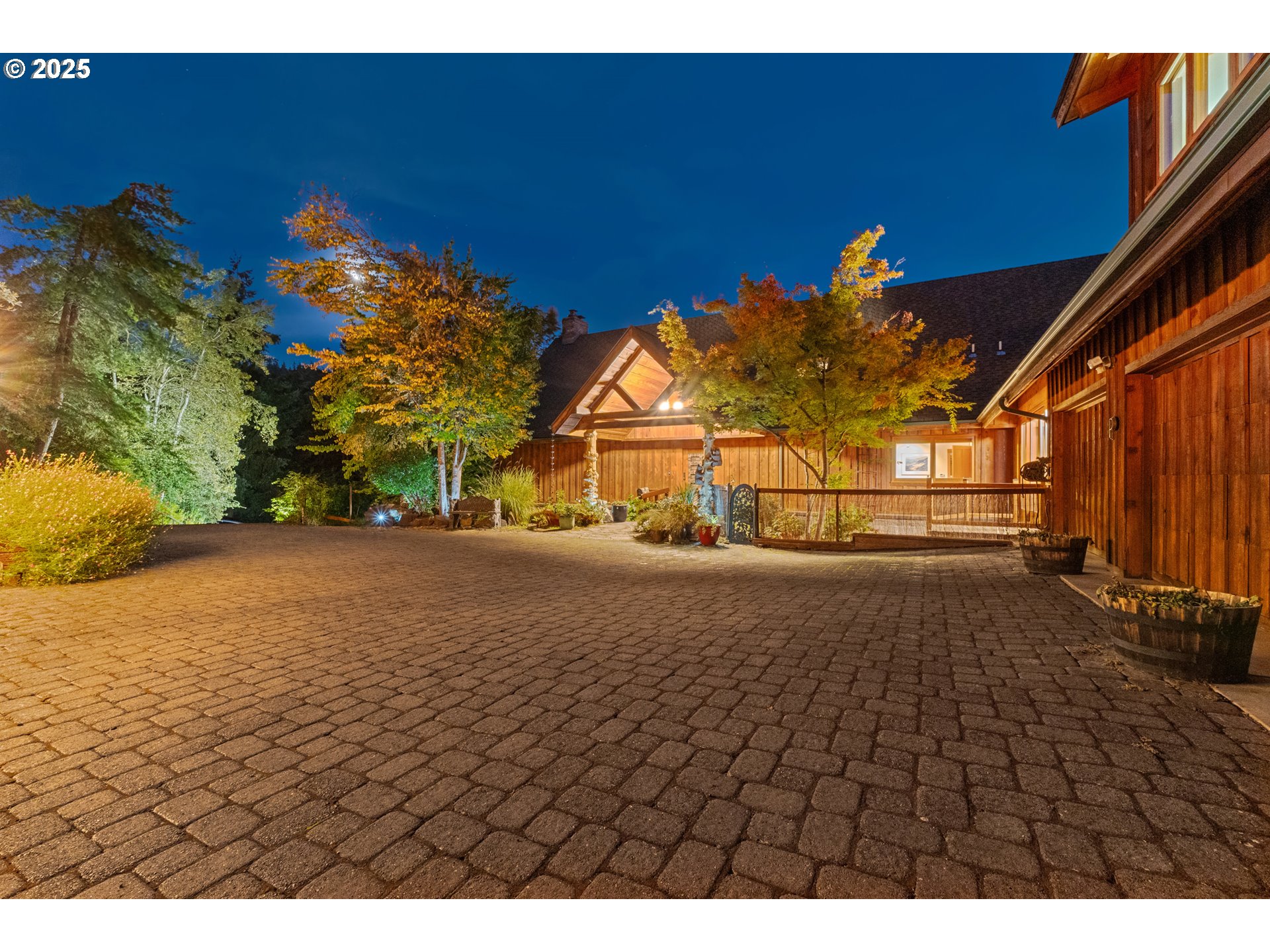 2225 Parkside Lane Eugene, OR 97403 - Photo 2 of 48