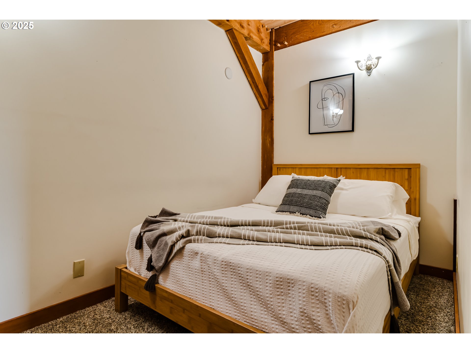 2225 Parkside Lane Eugene, OR 97403 - Photo 41 of 48 Separate Living Quarters