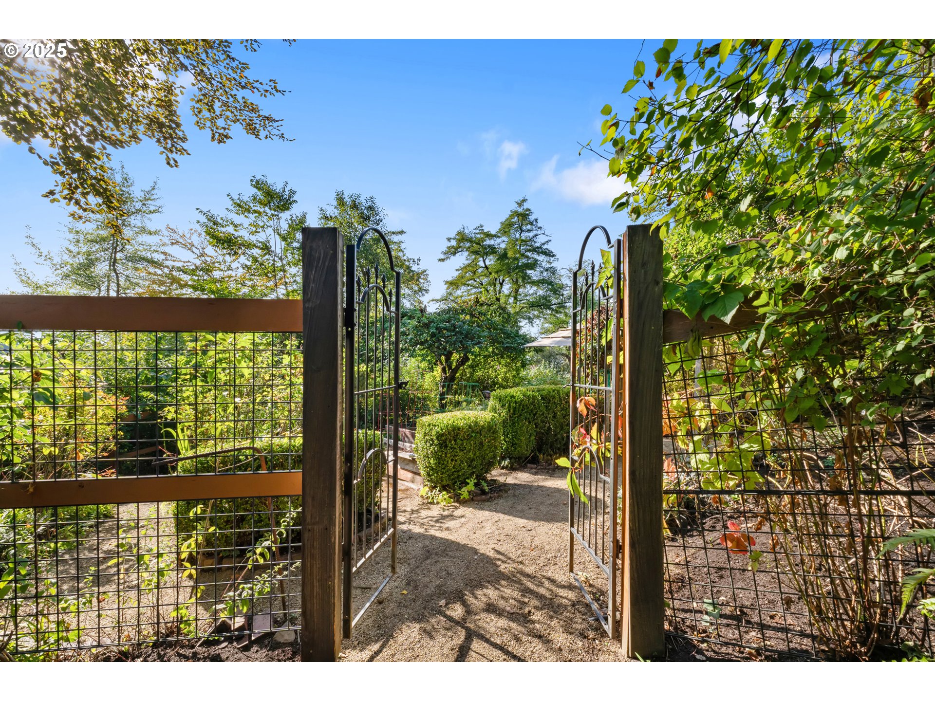 2225 Parkside Lane Eugene, OR 97403 - Photo 46 of 48