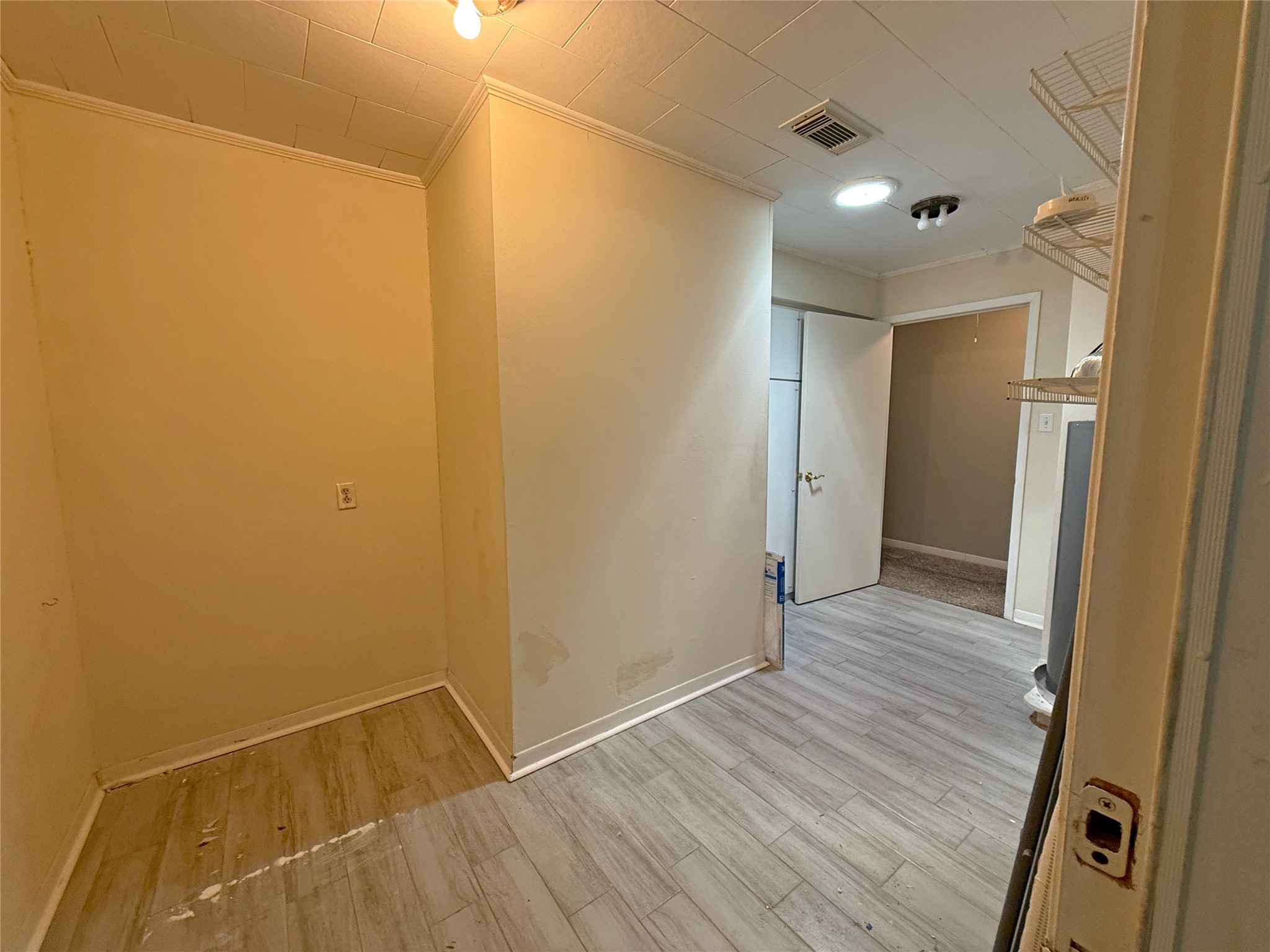 508 Rals Drive Onalaska, TX 77360 - Photo 37 of 42 a view of hallway with wooden floor
