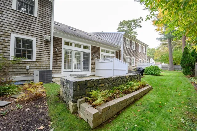$939,000 | 18 Whiting Lane, Unit 18, Hingham, MA 02043