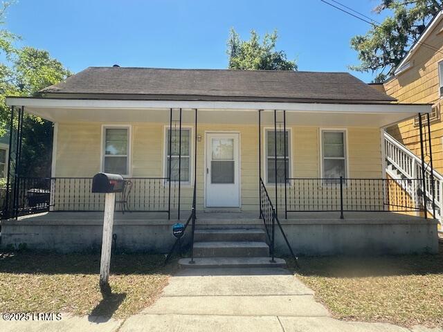 1006 Duke Street Beaufort, SC 29902 - Photo 1 of 13 Front