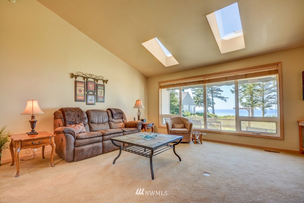 1849 West Beach Road Oak Harbor, WA 98277 - Photo 11 of 25 Gallery Image 11