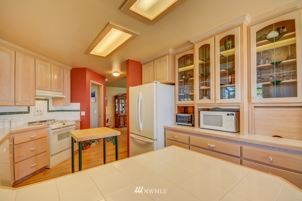 1849 West Beach Road Oak Harbor, WA 98277 - Photo 6 of 25 Gallery Image 6