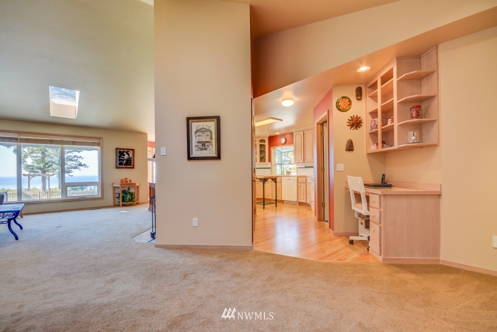1849 West Beach Road Oak Harbor, WA 98277 - Photo 7 of 25 Gallery Image 7