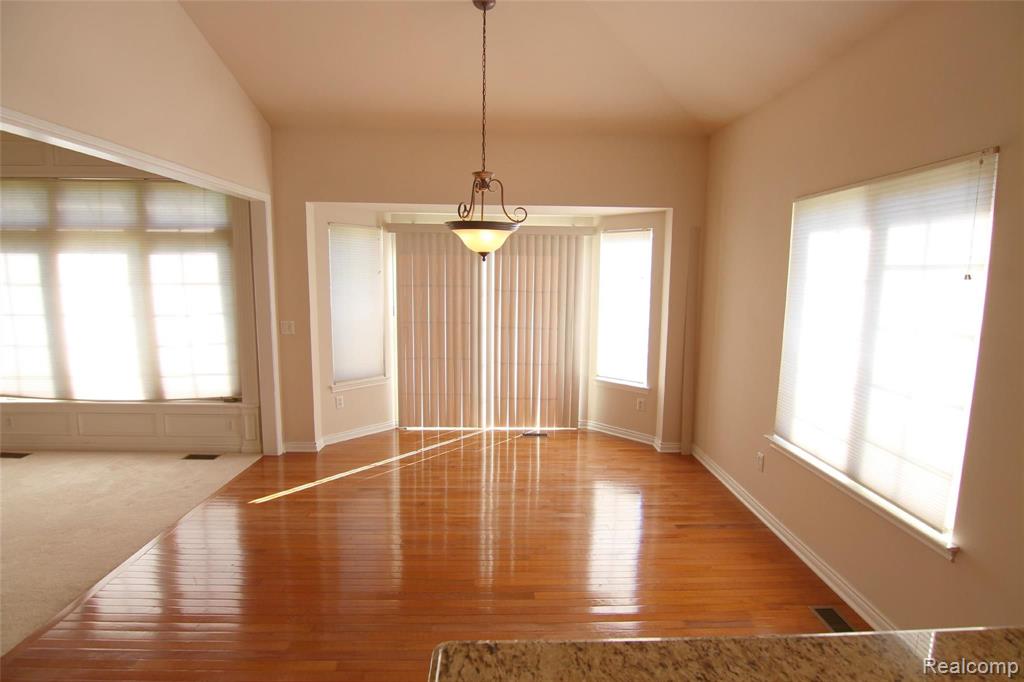 2646 Ridgecrest Drive Utica, MI 48316 - Photo 14 of 25