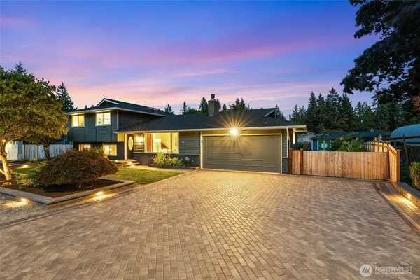 $774,950 | 10501 25th Drive Southeast, Everett, WA 98208