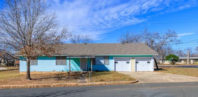 $515,000 | 610 North Pine Street, Fredericksburg, TX 78624
