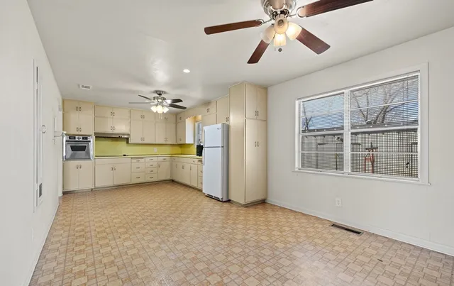 $515,000 | 610 North Pine Street, Fredericksburg, TX 78624