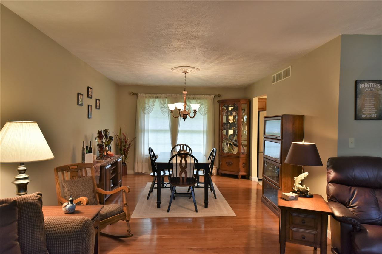 20 Sarah Avenue Springfield, IL 62703 - Photo 4 of 35
