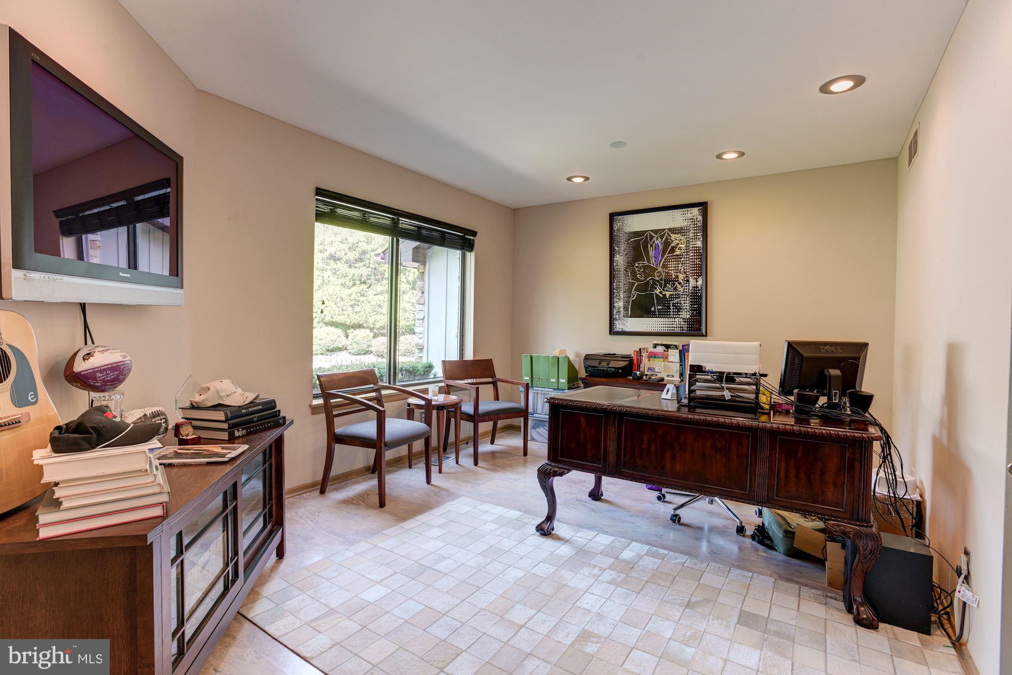 2005 Burdock Road Baltimore, MD 21209 - Photo 25 of 59 Private Office