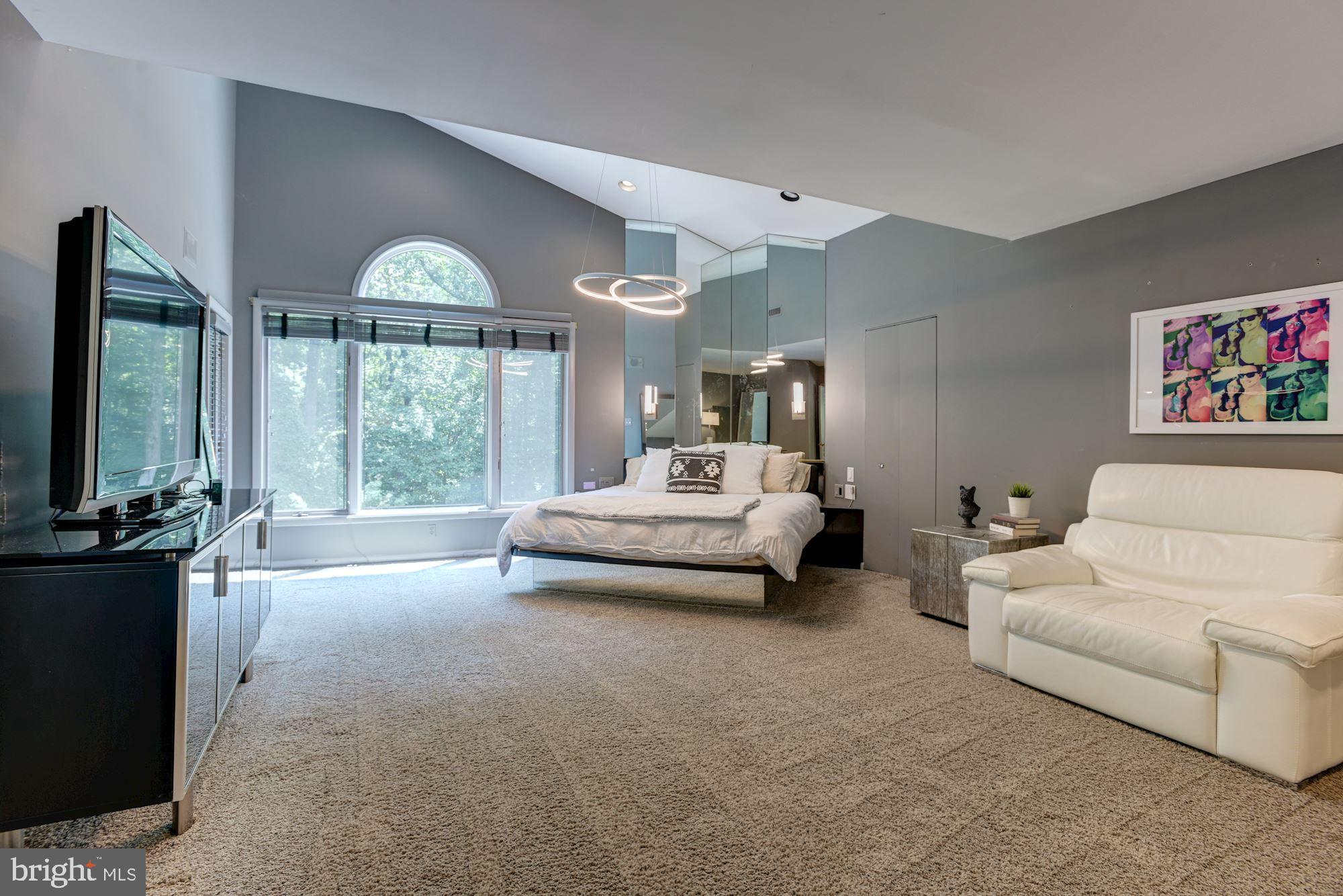 2005 Burdock Road Baltimore, MD 21209 - Photo 27 of 59 Primary Suite | Balcony