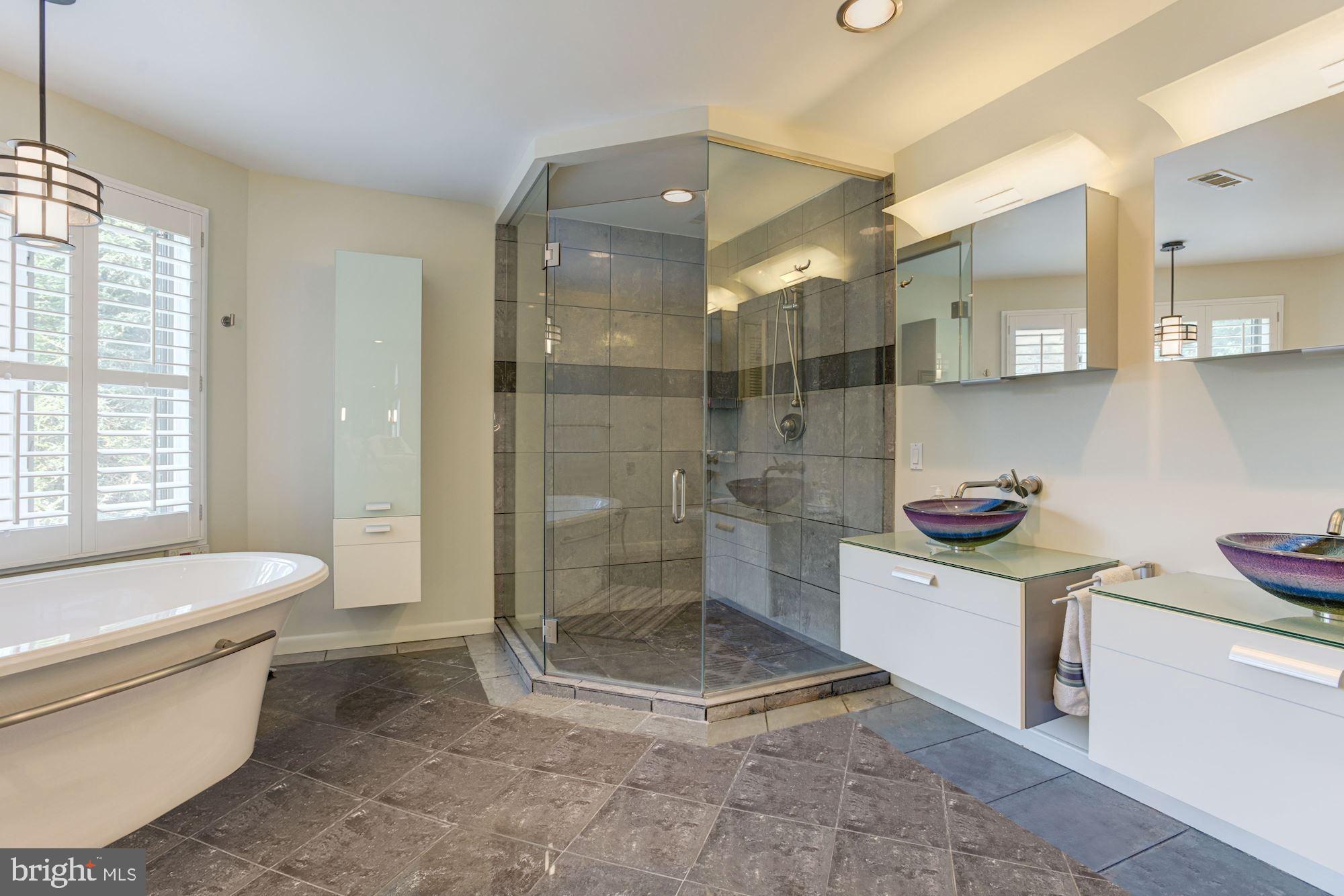 2005 Burdock Road Baltimore, MD 21209 - Photo 29 of 59 Primary En-Suite Full Bath