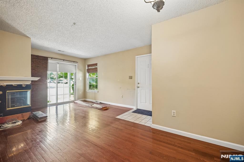 1412 York Street Mahwah, NJ 07430 - Photo 5 of 20