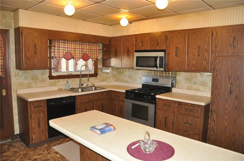 316 Freeport Road Pittsburgh, PA 15238 - Photo 4 of 24 Gallery Image 4