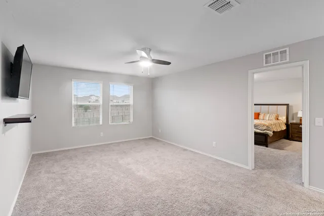 a view of livingroom with furniture