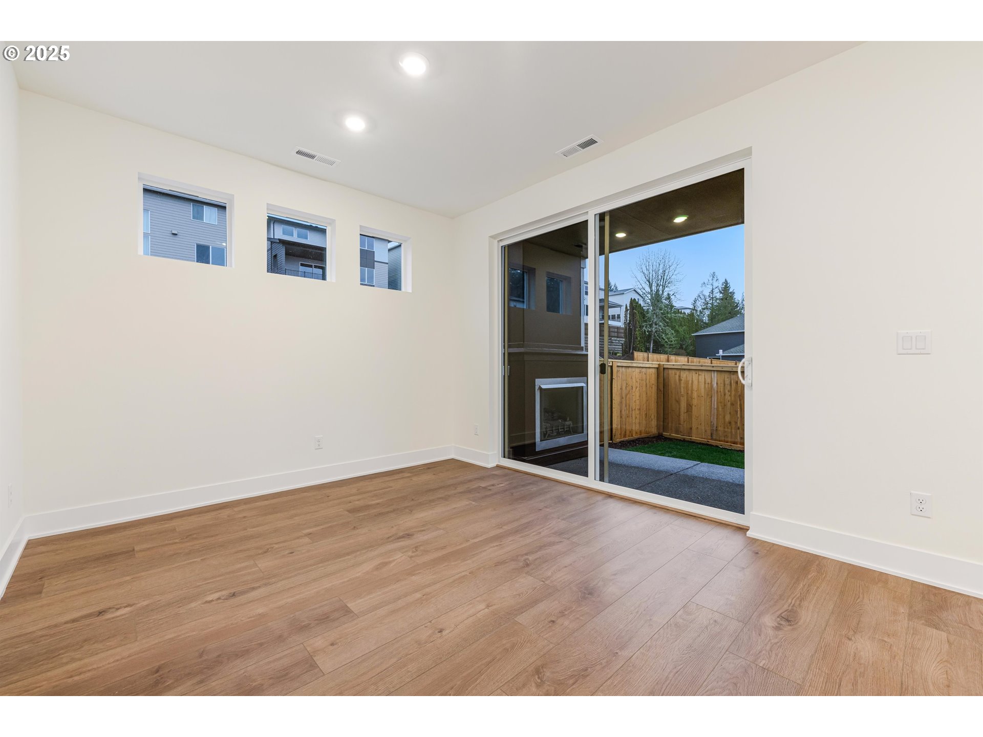 15944 Southwest Bluewater Terrace Tigard, OR 97224 - Photo 15 of 27 Dining Room