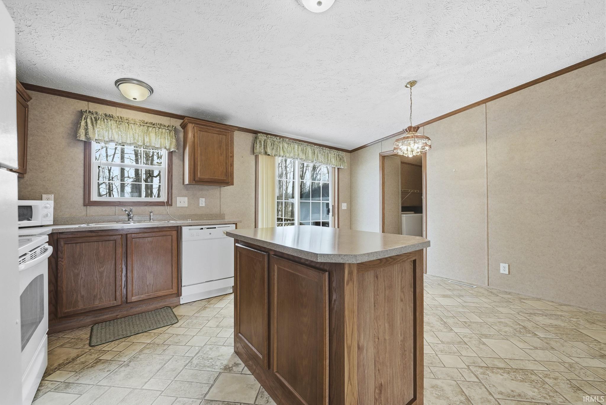 619 East 6th Street Warren, IN 46792 - Photo 12 of 36