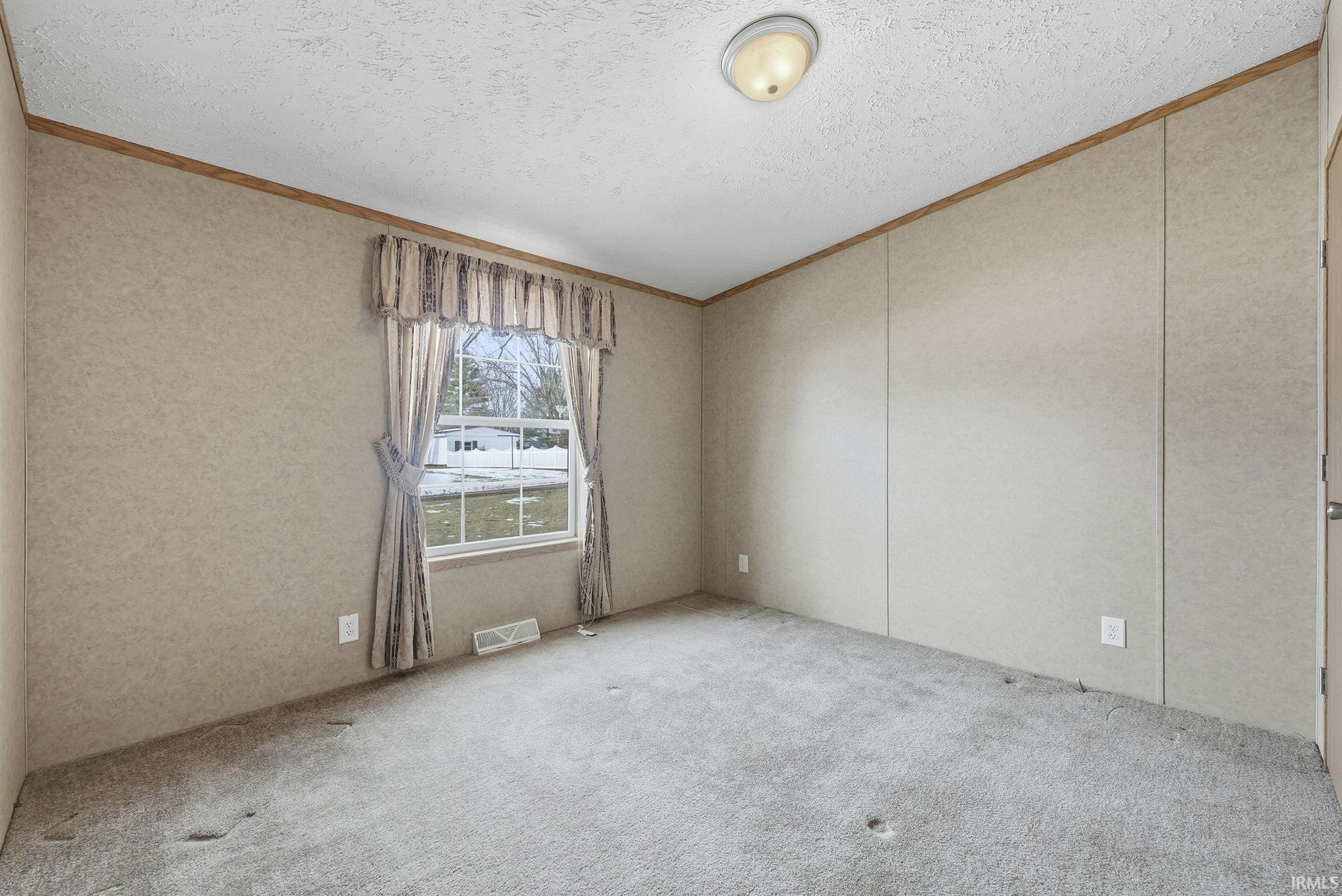 619 East 6th Street Warren, IN 46792 - Photo 22 of 36