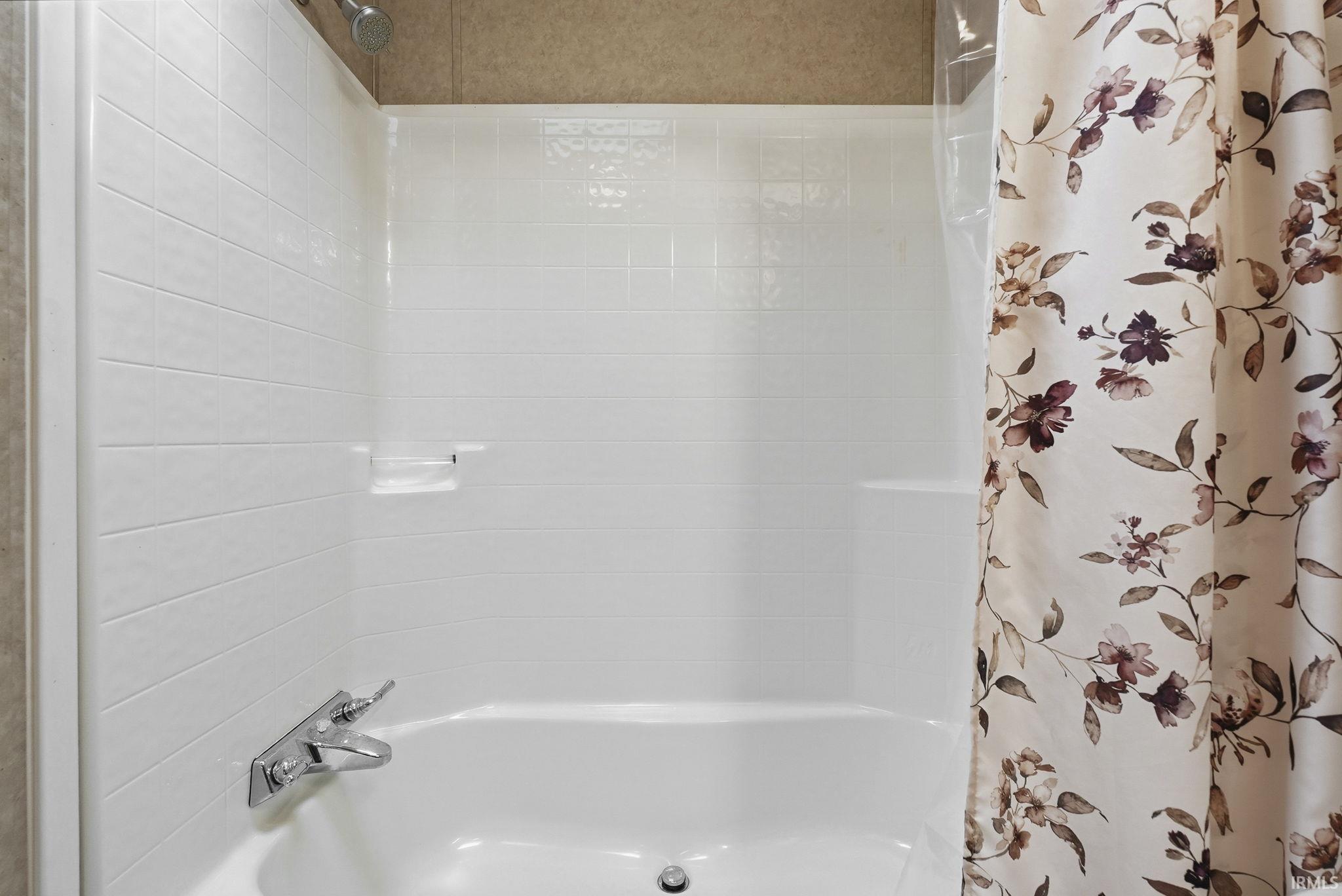 619 East 6th Street Warren, IN 46792 - Photo 25 of 36