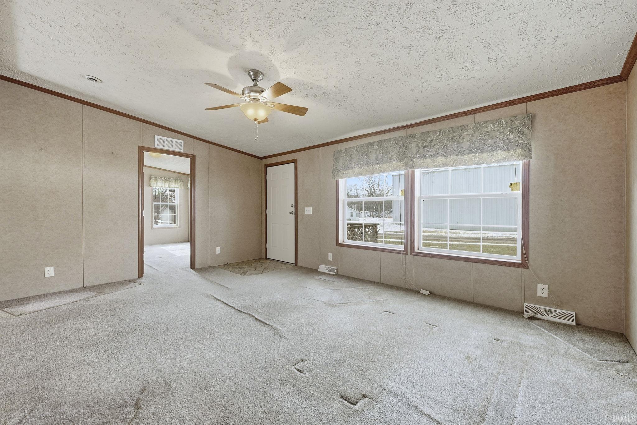 619 East 6th Street Warren, IN 46792 - Photo 9 of 36