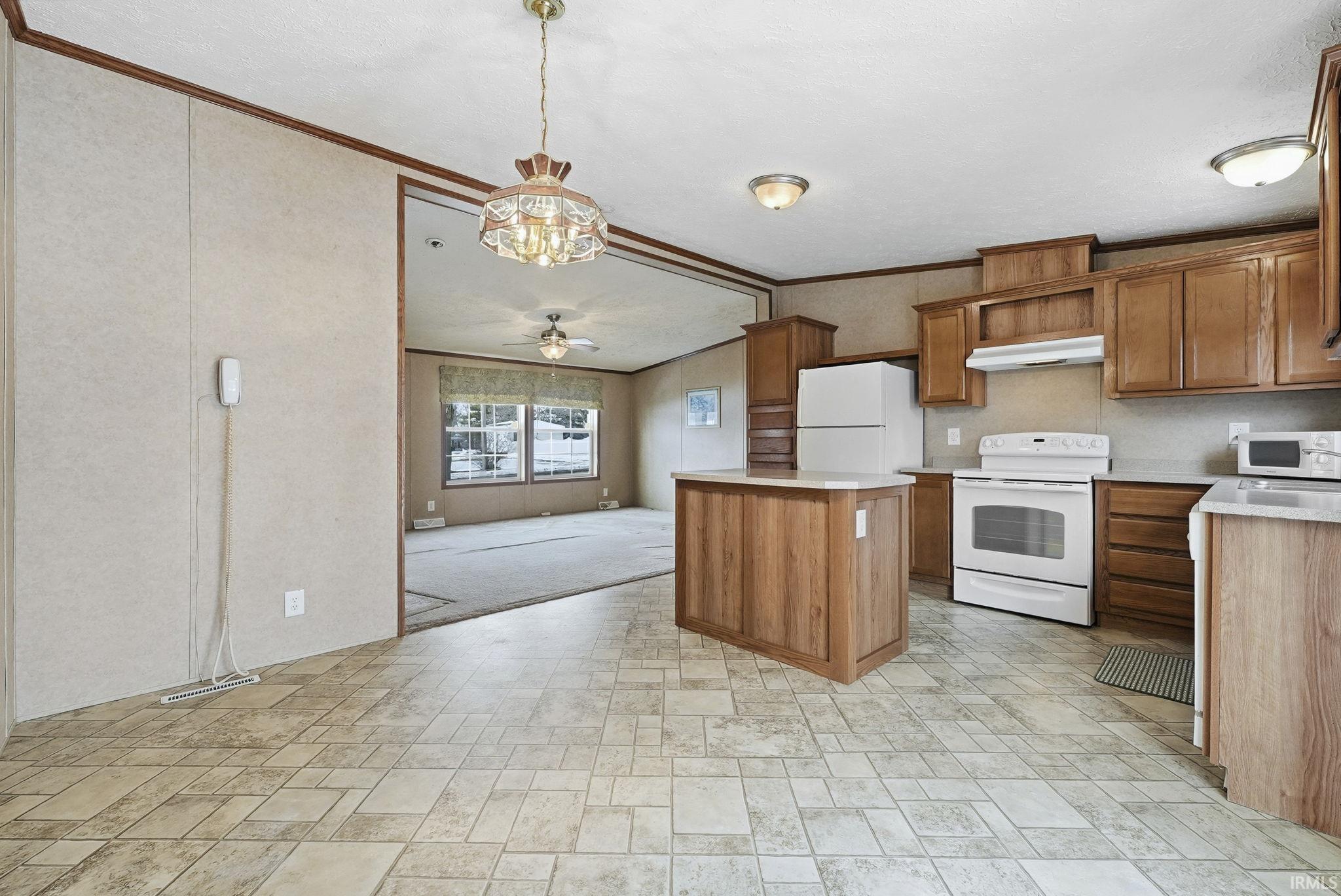 619 East 6th Street Warren, IN 46792 - Photo 10 of 36