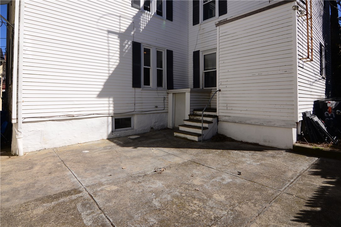 33 Ann Street Newport, RI 02840 - Photo 17 of 19