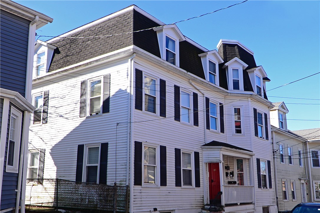 33 Ann Street Newport, RI 02840 - Photo 2 of 19