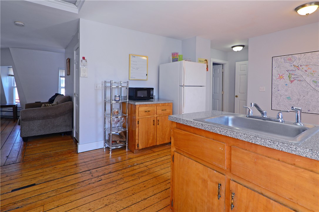 33 Ann Street Newport, RI 02840 - Photo 6 of 19