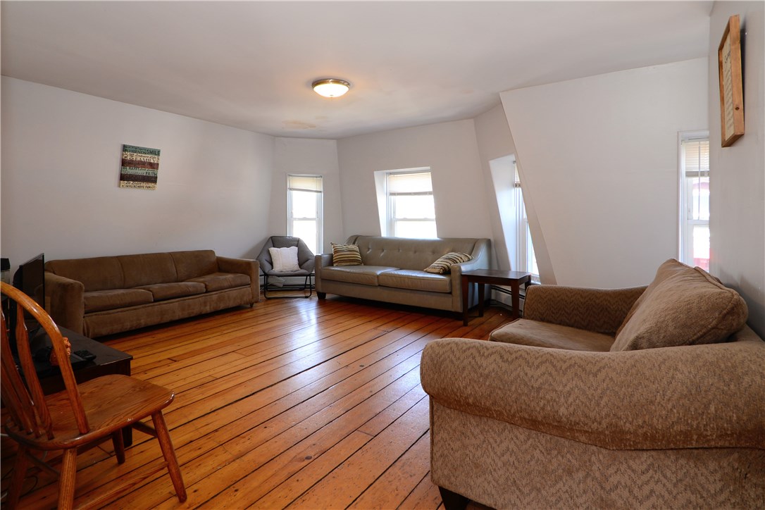 33 Ann Street Newport, RI 02840 - Photo 8 of 19