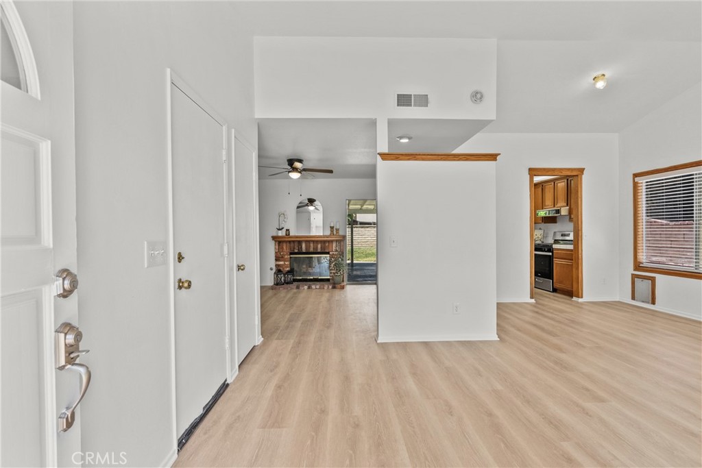 28511 Victoria Road Castaic, CA 91384 - Photo 2 of 37