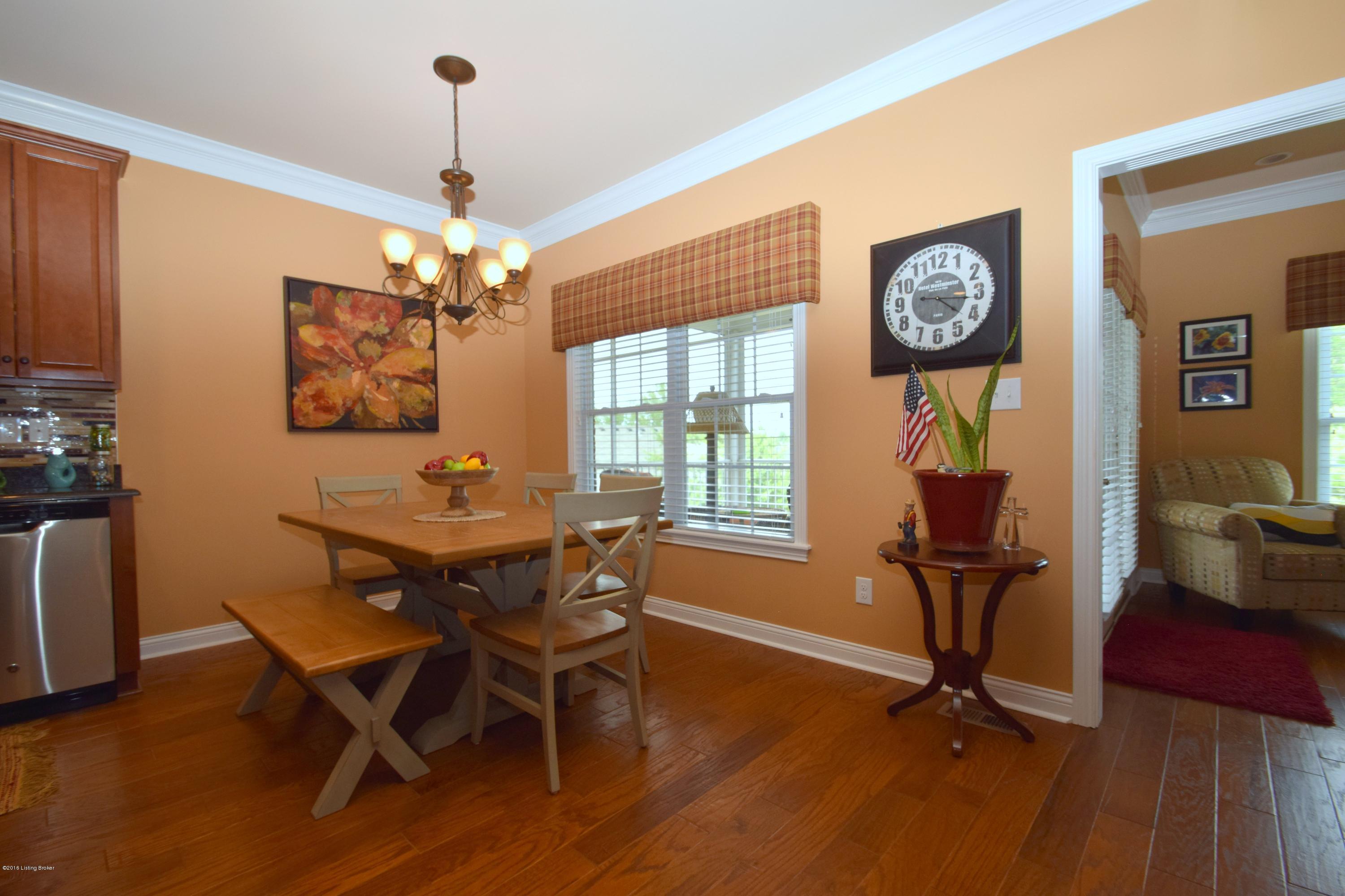 911 Ridge Point Drive Louisville, KY 40299 - Photo 12 of 29 Dining Area