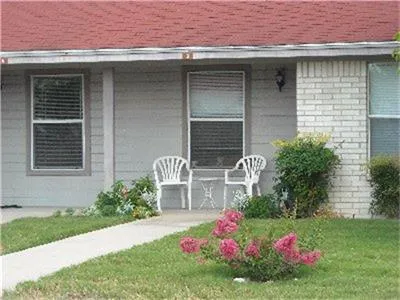 $570 | 300 East 3rd Street, Burnet, TX 78611