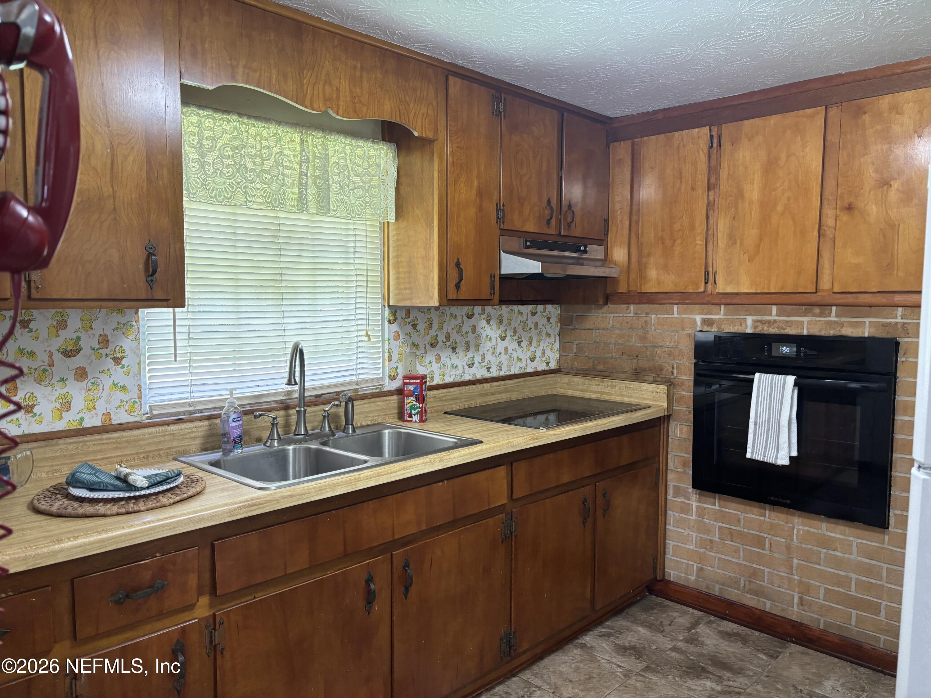 1644 Lessard Circle Jacksonville, FL 32208 - Photo 7 of 26 Kitchen
