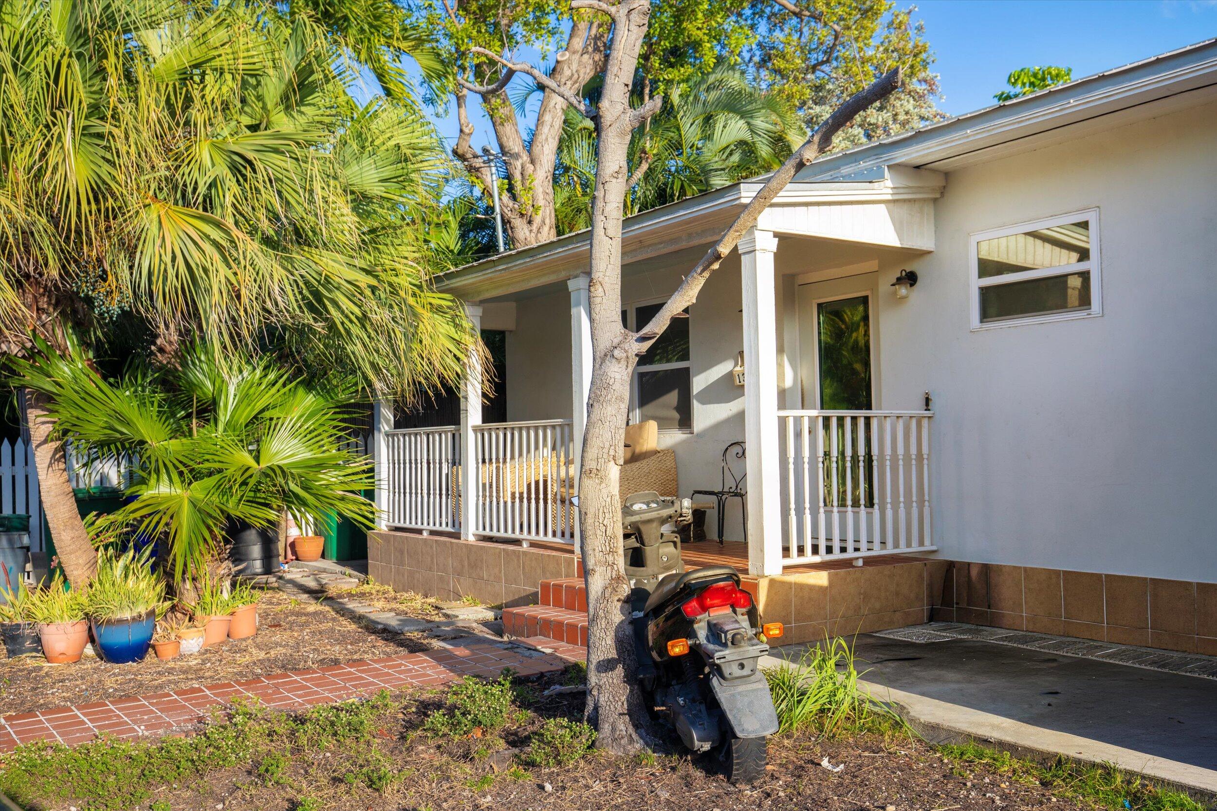 1328 Laird Street Key West, FL 33040 - Photo 3 of 9 02-002