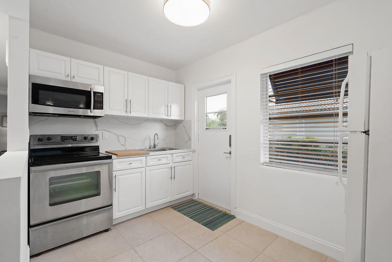 1143 Surf Road Singer Island, FL 33404 - Photo 22 of 34 010-1143SurfRoad-SingerIsland-FL-small