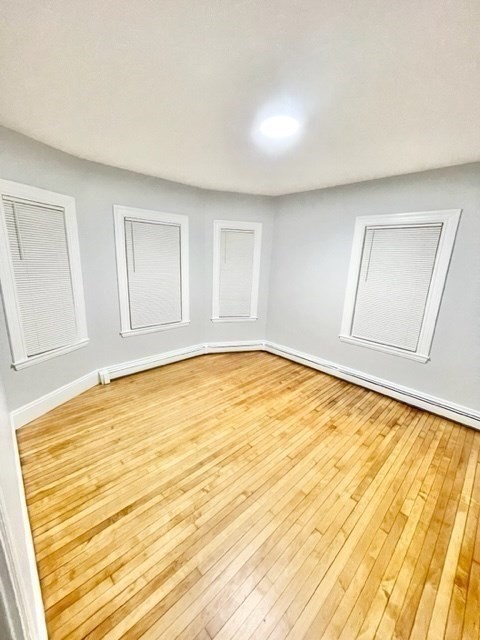 33 Oak Street Boston, MA 02136 - Photo 4 of 34