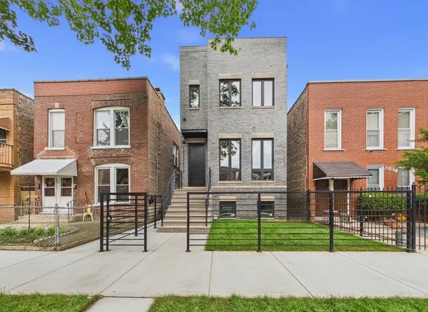 $1,650,000 | 2638 West Superior Street, Chicago, IL 60612