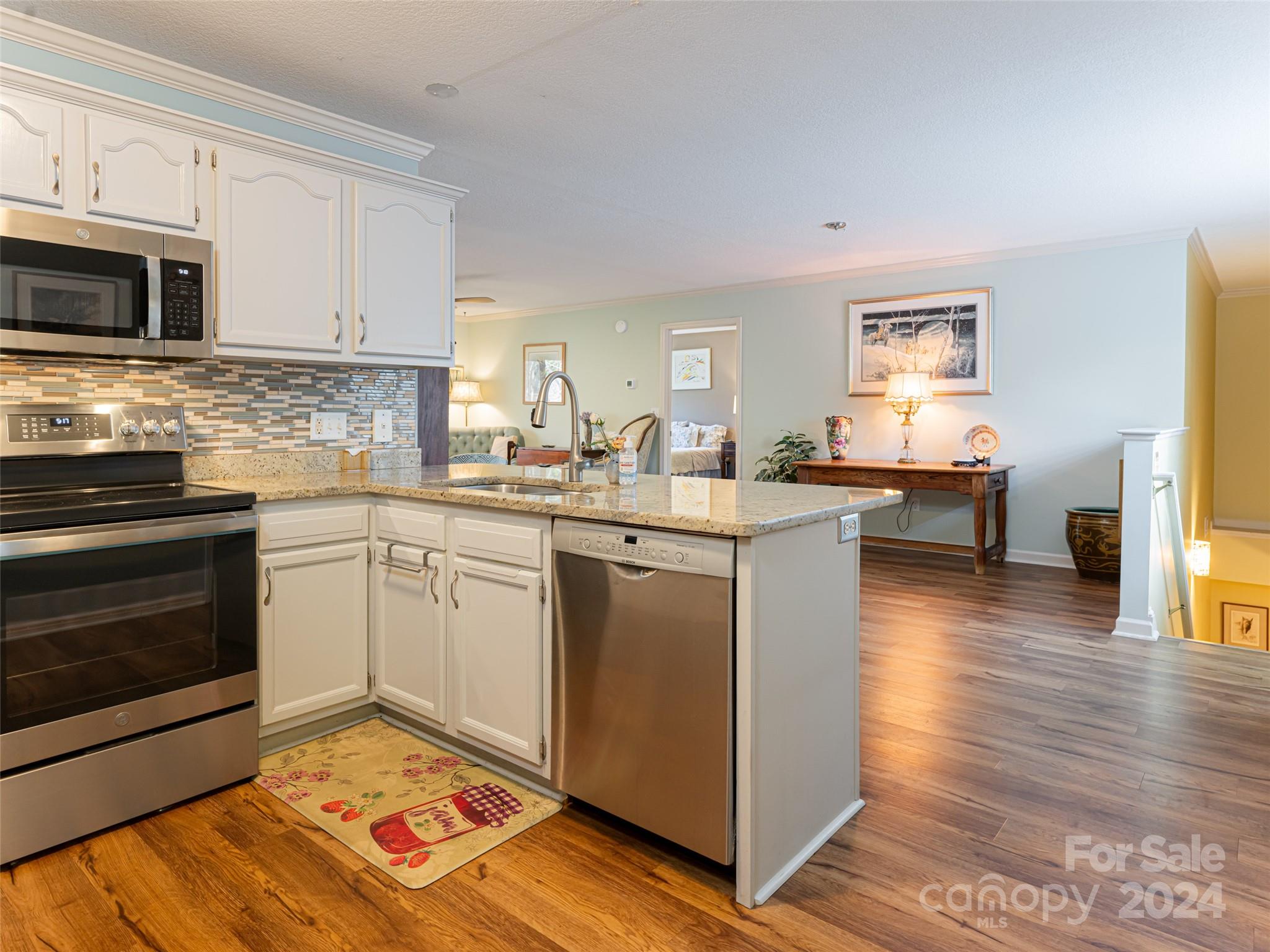 4 Rathfarnham Road, Unit H Asheville, NC 28803 - Photo 15 of 27 Gallery Image 15