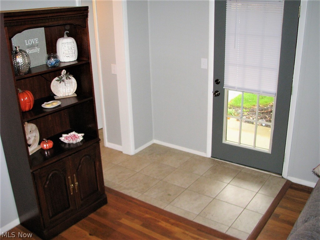 32215 Bainbridge Road Solon, OH 44139 - Photo 6 of 27 Gallery Image 6