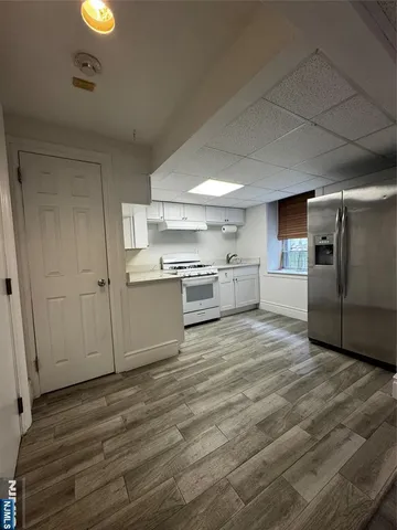 $2,100 | 250 Broad Avenue, Unit GRD, Leonia, NJ 07605