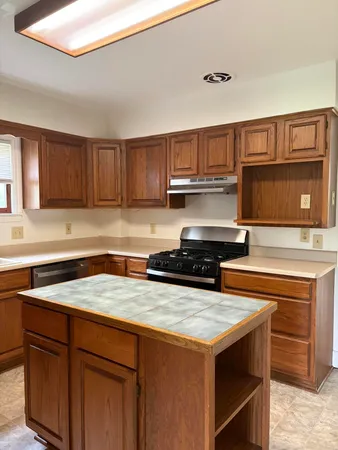 $2,500 | 201 Oak Street, Ypsilanti, MI 48198