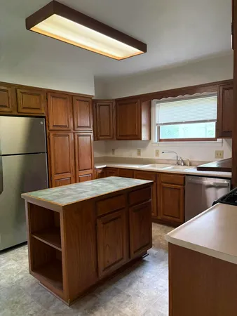 $2,500 | 201 Oak Street, Ypsilanti, MI 48198