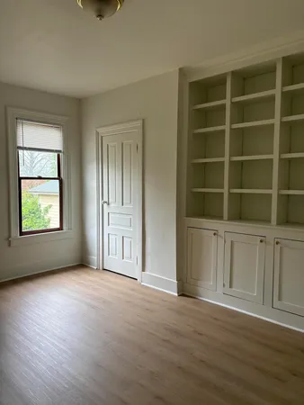 $2,500 | 201 Oak Street, Ypsilanti, MI 48198