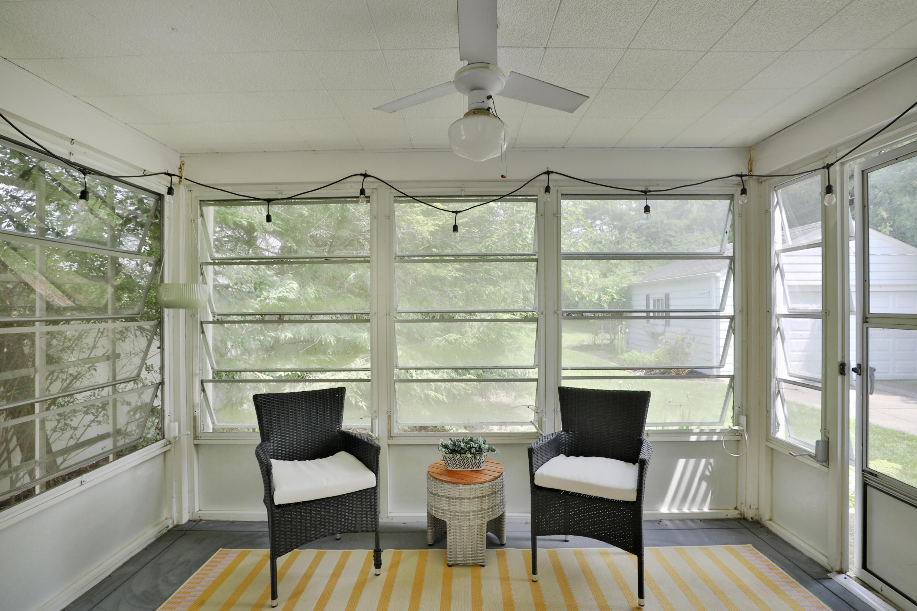 56 Aldrich Road Columbus, OH 43214 - Photo 10 of 50 3-Season Room