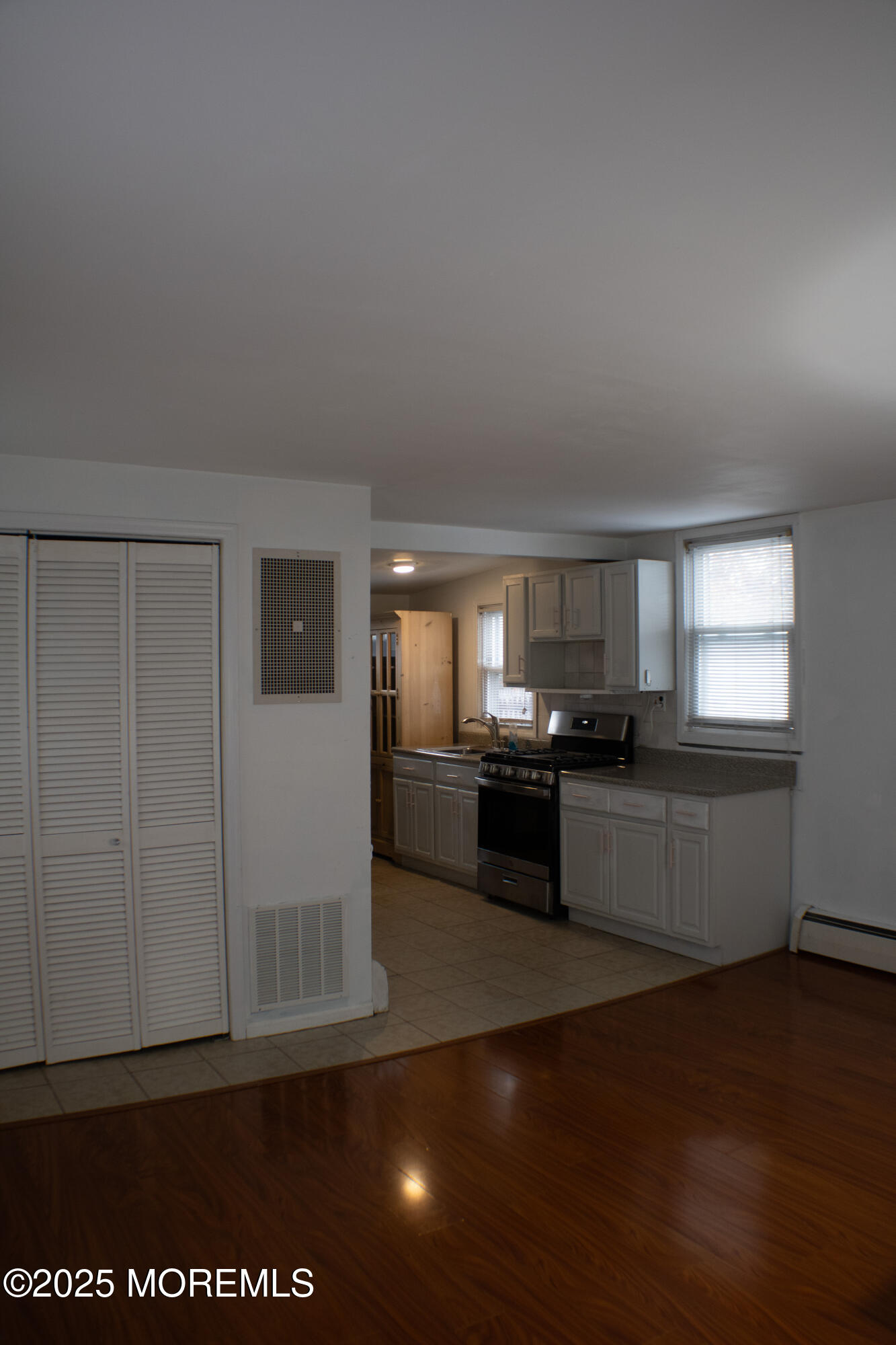 814 5th Street Union Beach, NJ 07735 - Photo 12 of 18 Livingroom
