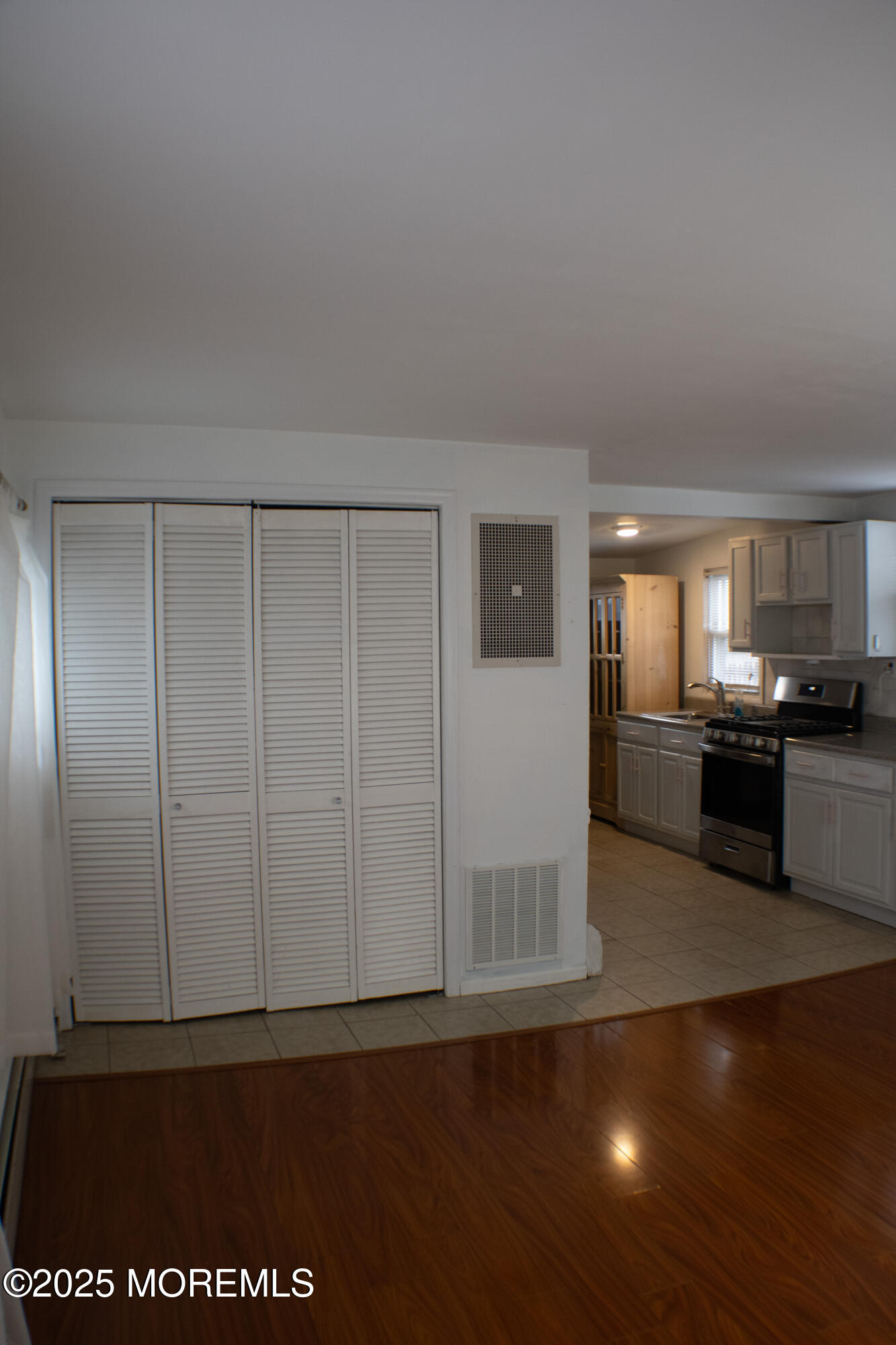 814 5th Street Union Beach, NJ 07735 - Photo 5 of 18 Livingroom1