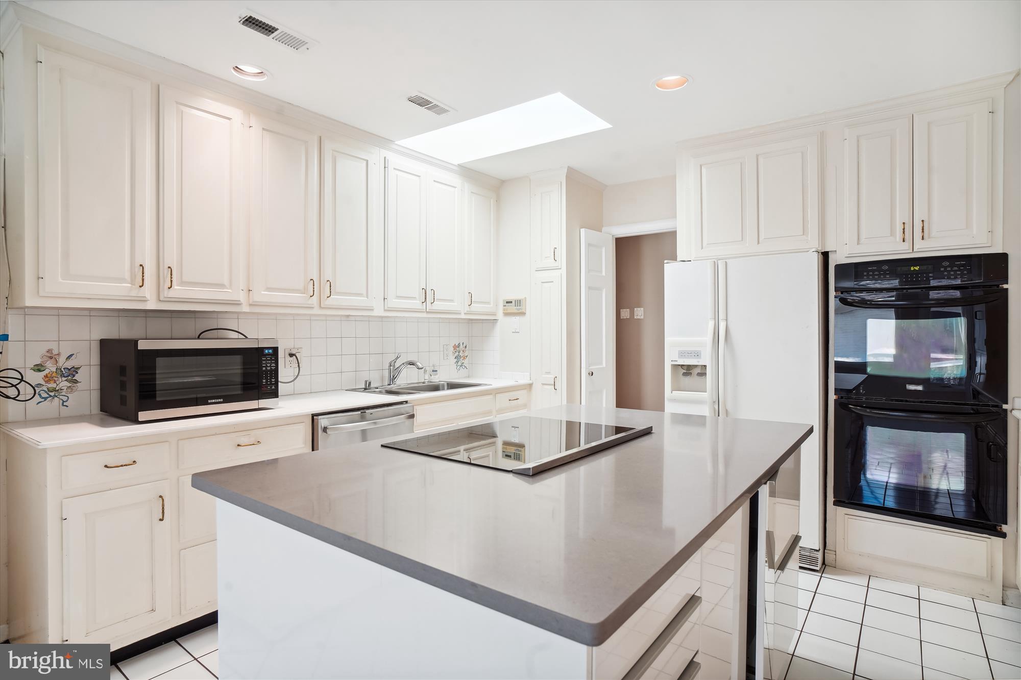 6512 Millwood Road Bethesda, MD 20817 - Photo 13 of 41 Kitchen